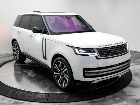 Used 2023 Land Rover Range Rover SE image 23