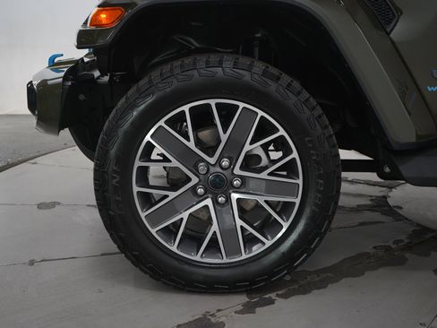 Used 2024 Jeep Wrangler High Altitude AWD/4WD image 28