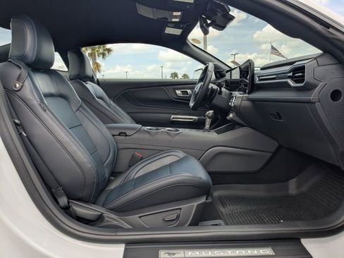 Used 2025 Ford Mustang GT Premium RWD image 17