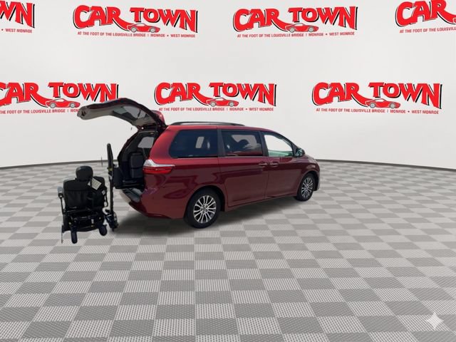 Used 2019 Toyota Sienna XLE FWD image 8