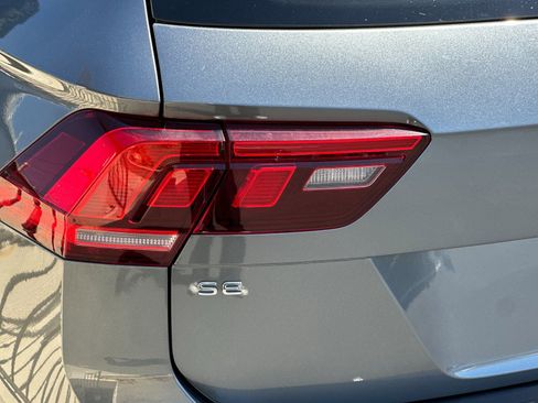 Used 2023 Volkswagen Tiguan SE image 34