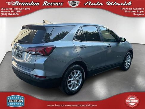 Used 2023 Chevrolet Equinox LS FWD image 5