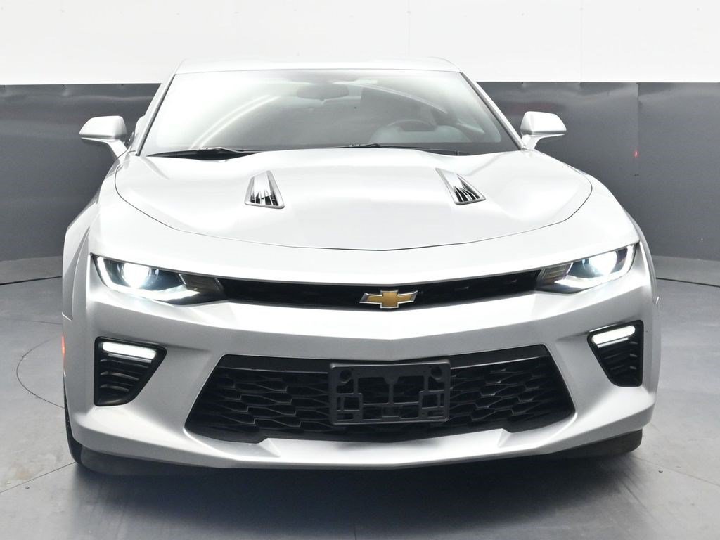 Used 2018 Chevrolet Camaro SS RWD image 9