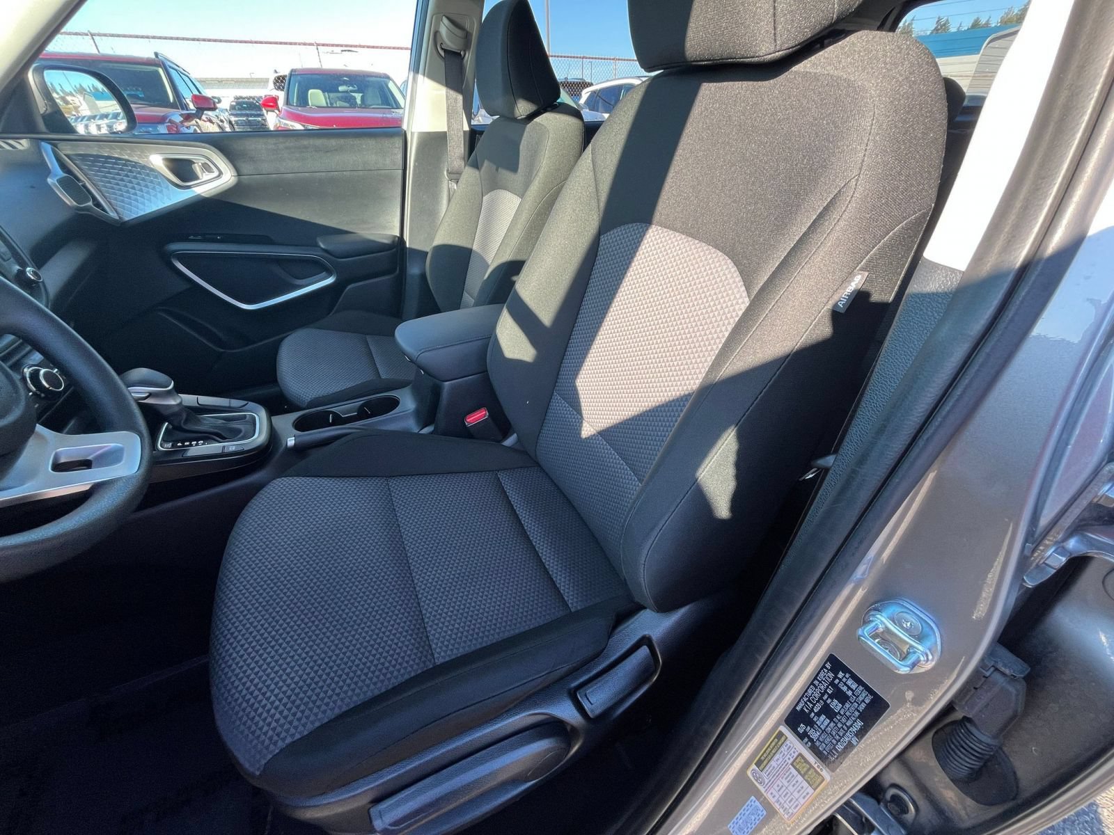 Used 2025 Kia Soul LX w/ LX Technology Package FWD image 35