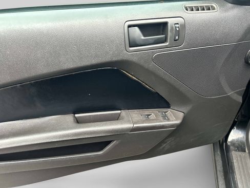 Used 2012 Ford Mustang 2dr Conv V6 Premium RWD image 14