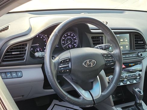 Used 2020 Hyundai Elantra Value Edition FWD image 10