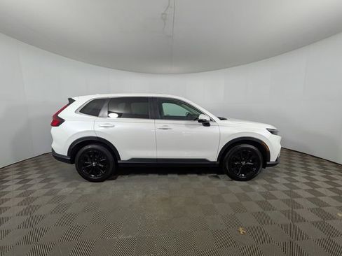Used 2023 Honda CR-V EX image 3