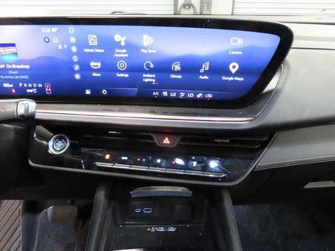 Used 2024 Buick Envision Avenir AWD/4WD image 22