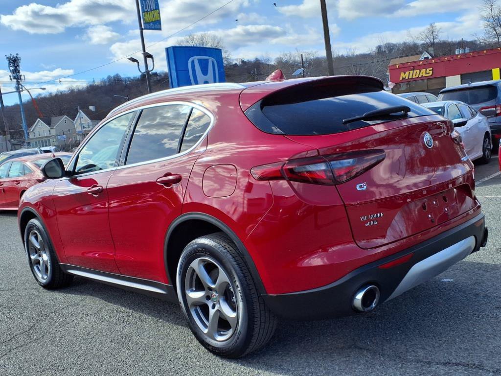 Used 2021 Alfa Romeo Stelvio Sprint AWD/4WD image 4