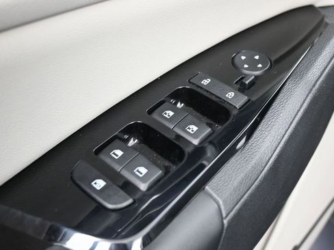 Used 2024 Kia Sportage EX FWD image 13