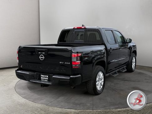 Used 2022 Nissan Frontier SV AWD/4WD image 7