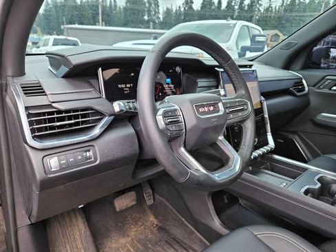 Used 2025 GMC Acadia Elevation w/ Elevation Premium Package AWD/4WD image 9