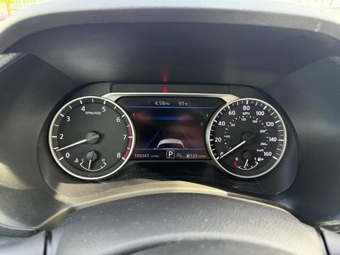 Used 2024 Nissan Sentra SV FWD image 59