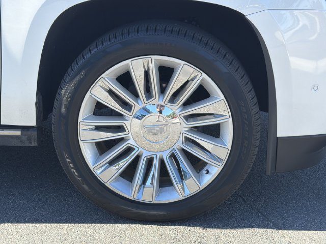 Used 2019 Cadillac Escalade Platinum RWD image 14