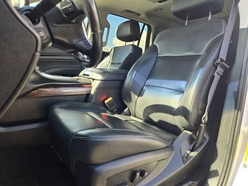 Used 2019 GMC Yukon SLT w/ Graphite Performance Edition image 10