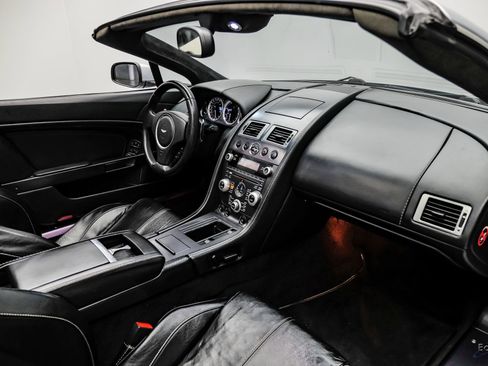 Used 2009 Aston Martin V8 Vantage Convertible image 52