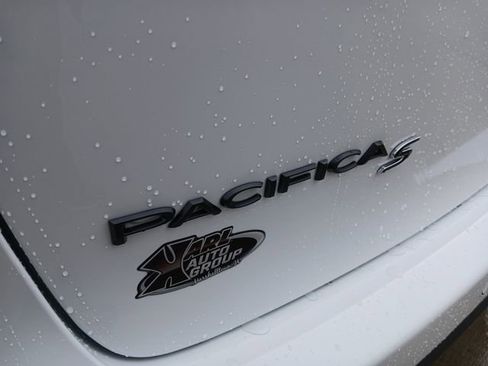 New 2026 Chrysler Pacifica Select image 31