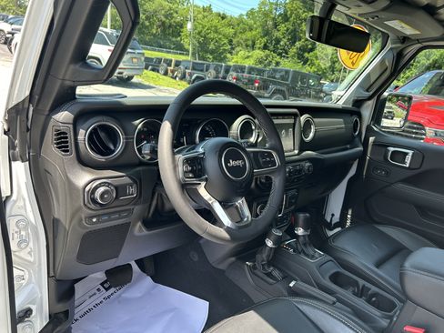 Certified 2023 Jeep Wrangler Unlimited Sahara w/ Cold Weather Group AWD/4WD image 15