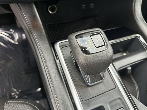 Used 2025 Nissan Pathfinder SV image 23