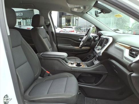 Certified 2023 GMC Acadia SLE w/ Driver Convenience Package image 13