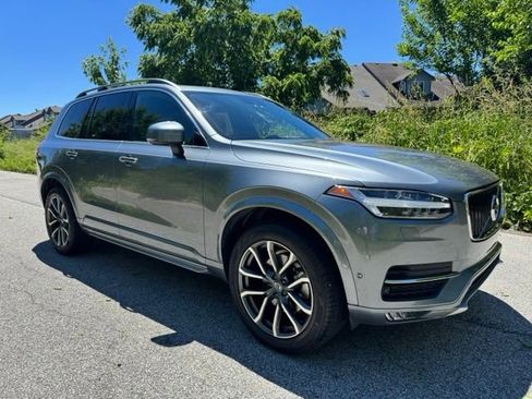 Used 2017 Volvo XC90 T6 Momentum w/ Vision Package AWD/4WD image 4