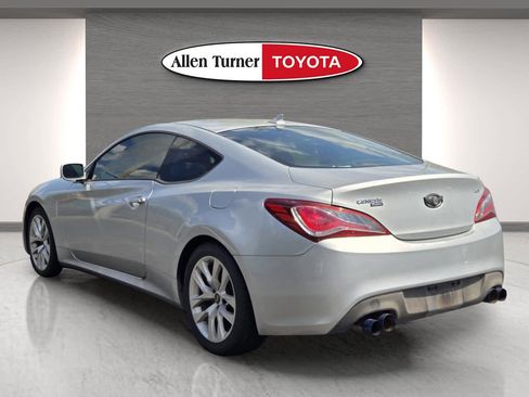 Used 2013 Hyundai Genesis 2.0T RWD image 8