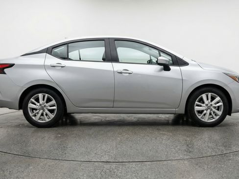 Used 2025 Nissan Versa SV image 11