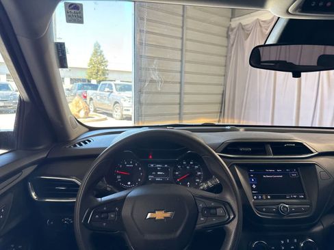 Used 2023 Chevrolet TrailBlazer LT FWD image 22