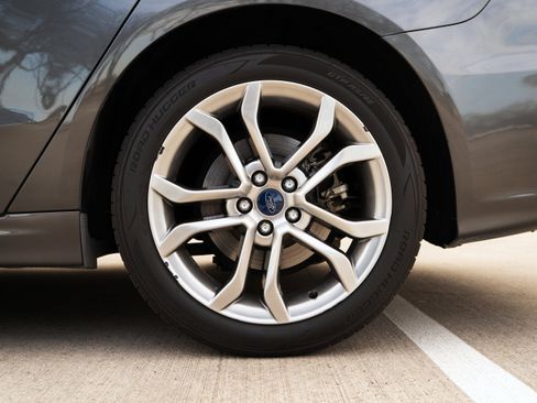 Used 2019 Ford Fusion SEL image 15