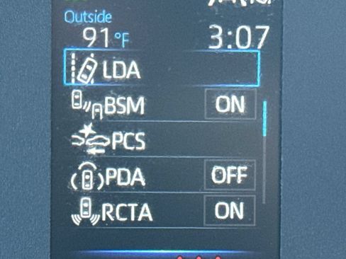 Used 2025 Toyota Corolla Cross AWD Hybrid w/ Moonroof Package image 18
