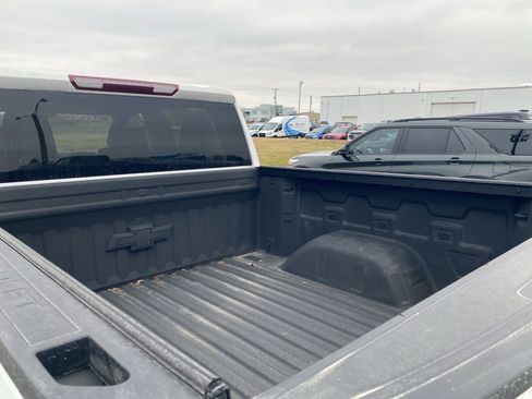 Used 2019 Chevrolet Silverado 1500 LT image 12