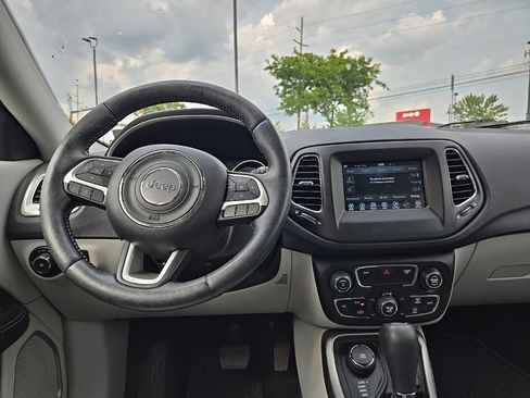 Used 2018 Jeep Compass Latitude w/ Popular Equipment Group AWD/4WD image 36