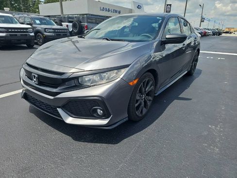 Used 2018 Honda Civic Sport image 1