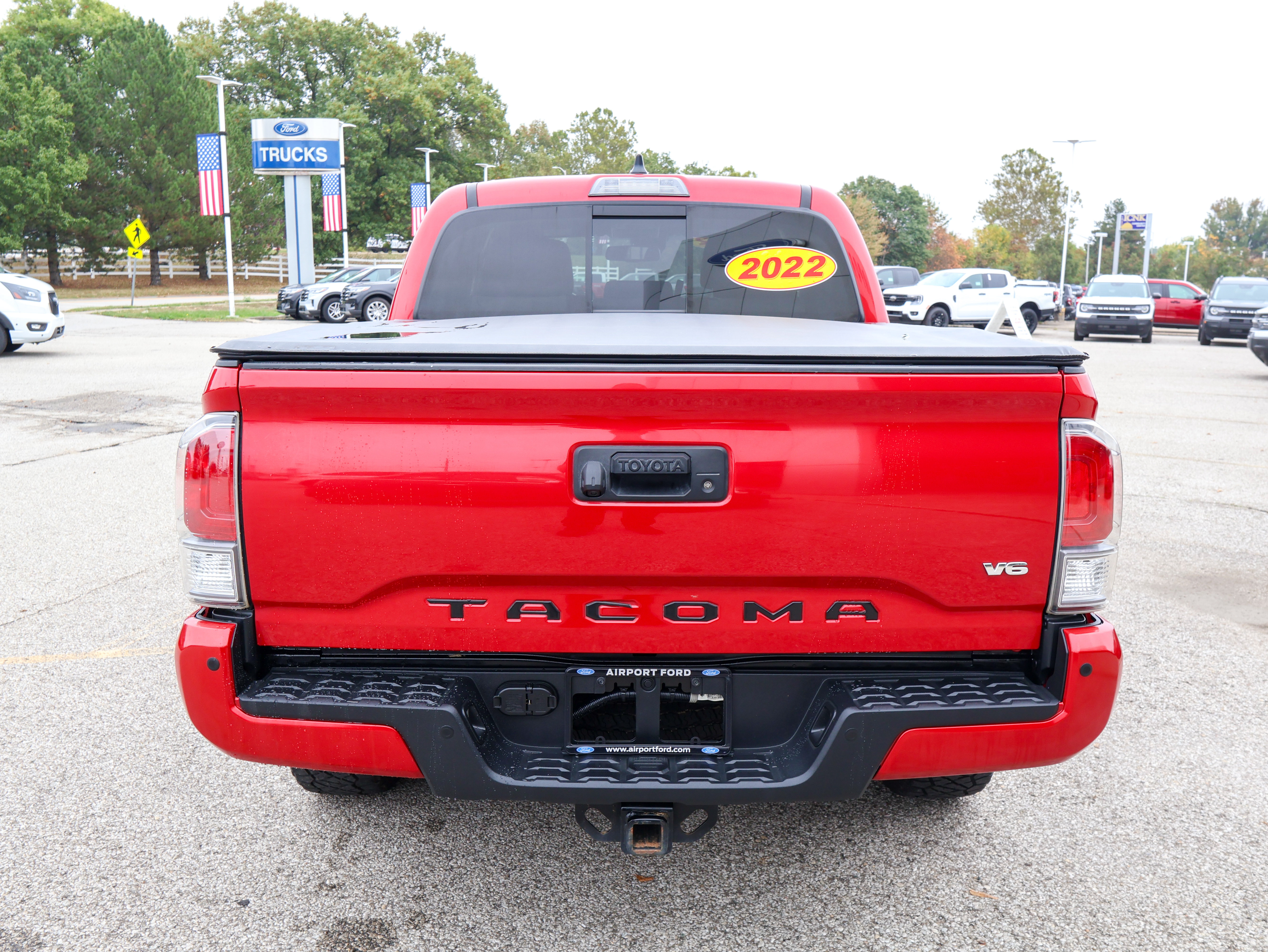 Used 2022 Toyota Tacoma TRD Off-Road w/ Technology Package AWD/4WD image 4