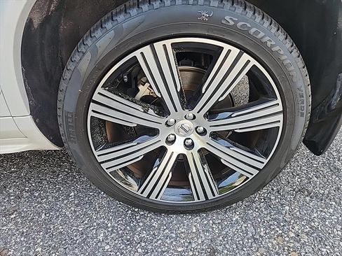 Certified 2024 Volvo XC90 T8 Core w/ Protection Package Premier AWD/4WD image 10