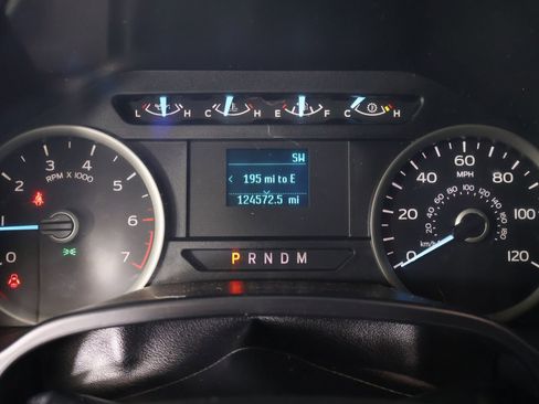 Used 2018 Ford F150 XLT image 4