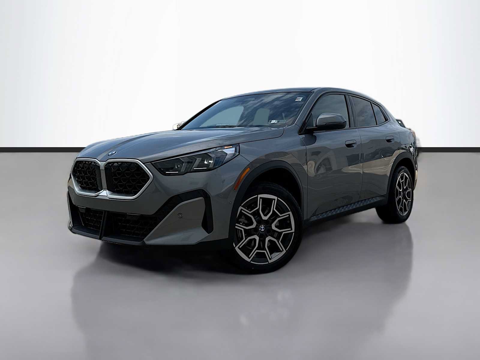 Used 2026 BMW X2 xDrive28i w/ Convenience Package AWD/4WD image 1