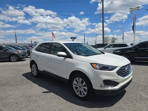 Used 2024 Ford Edge Titanium AWD/4WD image 3