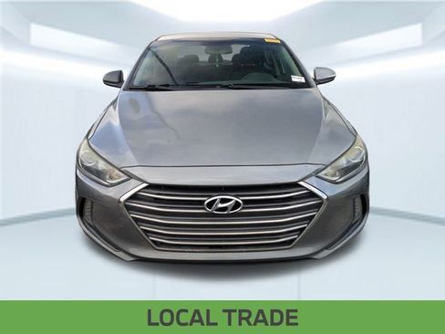 Used 2017 Hyundai Elantra Limited image 2