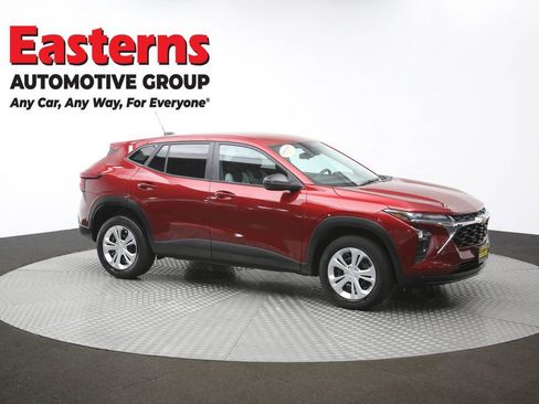 Used 2024 Chevrolet Trax LS FWD image 47