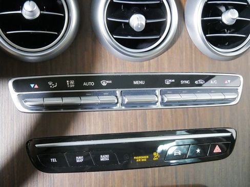 Used 2022 Mercedes-Benz GLC 300 4MATIC image 29