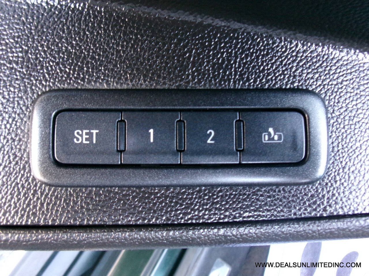 Used 2016 GMC Yukon SLT AWD/4WD image 10
