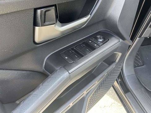 Used 2024 Toyota Tacoma TRD Off-Road image 18