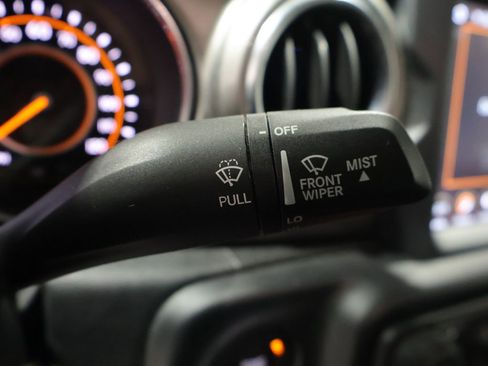 Used 2020 Jeep Gladiator Overland AWD/4WD image 38