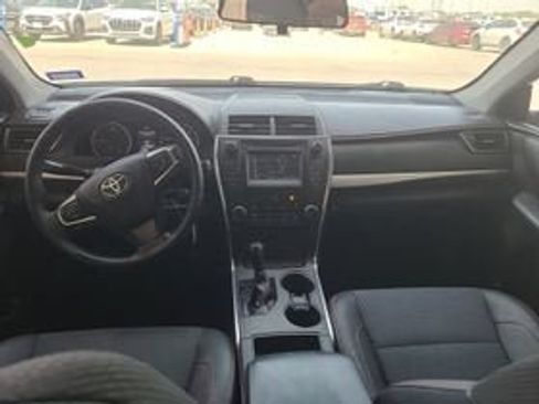 Used 2016 Toyota Camry SE FWD image 8