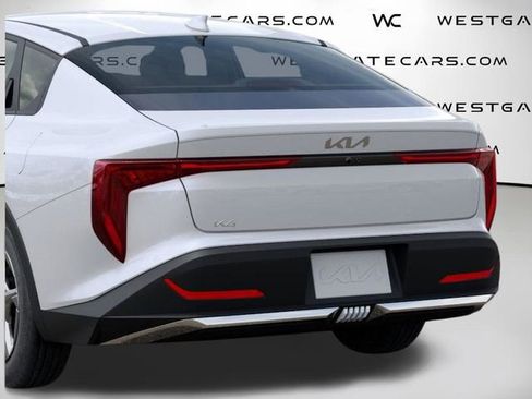 New 2026 Kia K4 LXS image 18