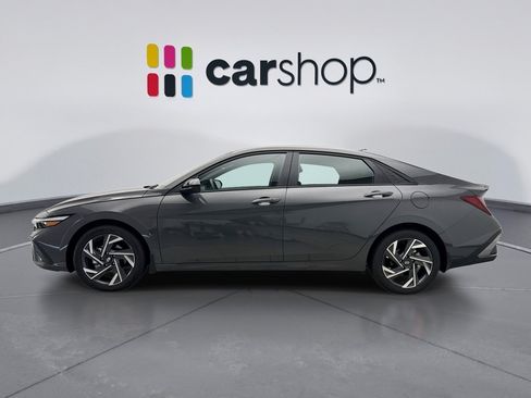 Used 2025 Hyundai Elantra Sport FWD image 2