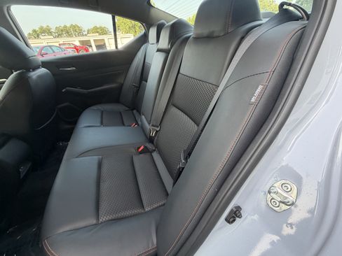 Used 2025 Nissan Altima 2.5 SR FWD image 16