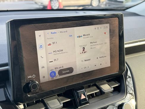 Certified 2024 Toyota Corolla Cross LE image 5