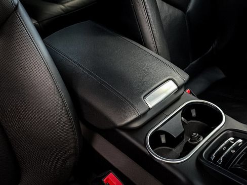 Used 2011 Porsche Cayenne S image 28